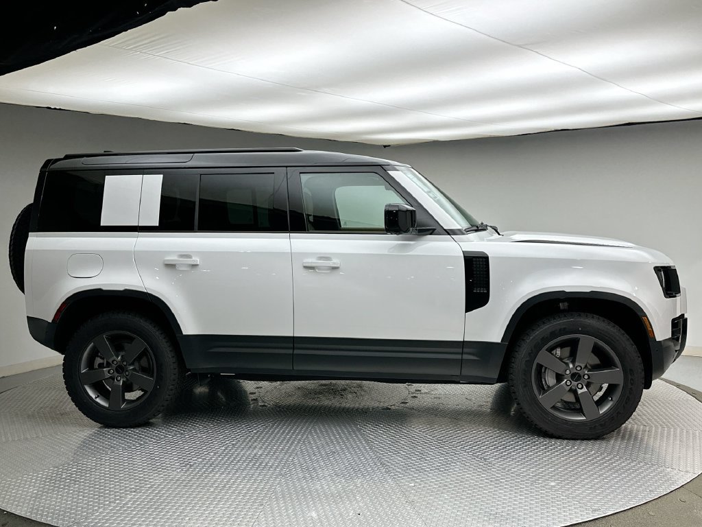 New 2026 Land Rover Defender 110 S AWD/4WD image 4