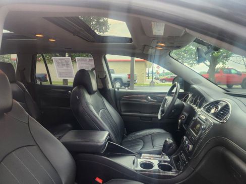 Used 2017 Buick Enclave Leather image 17