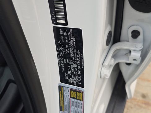 New 2025 Kia K4 EX image 36