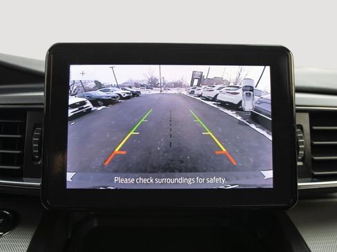 Used 2020 Ford Explorer XLT w/ Equipment Group 202A image 14