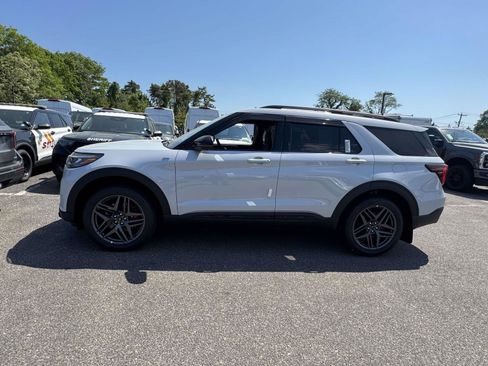 New 2026 Ford Explorer ST-Line AWD/4WD image 4