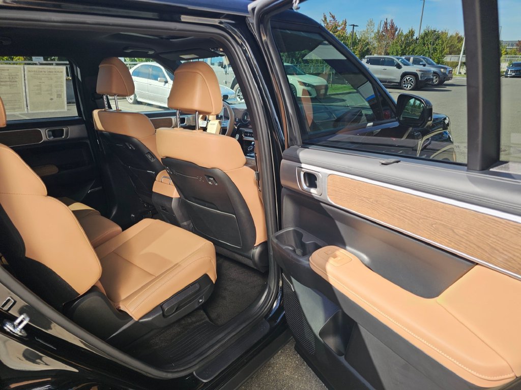 Used 2024 Hyundai Santa Fe Limited AWD/4WD image 15