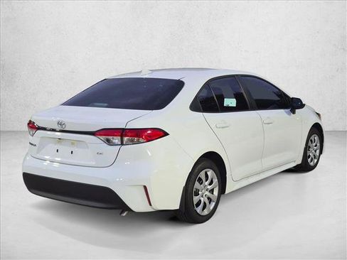Used 2026 Toyota Corolla LE FWD image 5
