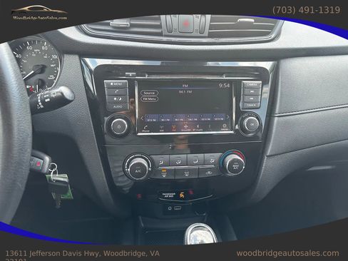 Used 2019 Nissan Rogue S image 16