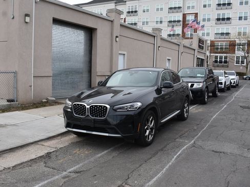 Used 2024 BMW X4 xDrive30i image 3