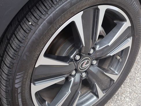 Used 2019 Lexus UX 250h w/ Premium Package AWD/4WD image 35