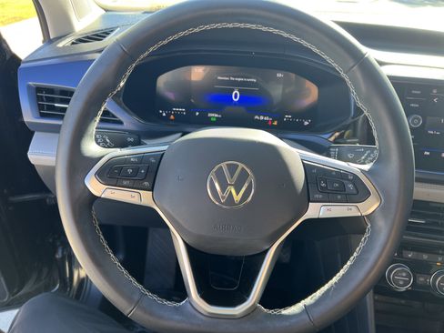 Certified 2024 Volkswagen Taos SE w/ Black Wheel Package image 17