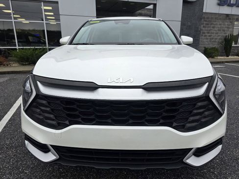 Used 2023 Kia Sportage LX image 2