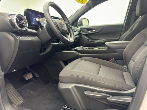 Used 2025 Chevrolet Equinox LT FWD image 29