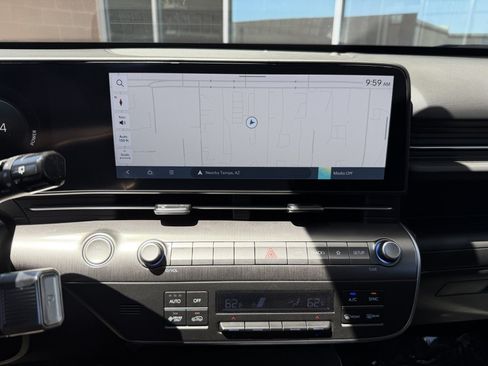 Used 2025 Hyundai Kona Limited FWD image 22