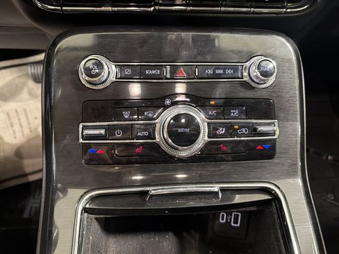 Used 2023 Lincoln Nautilus FWD w/ Premium Package image 17