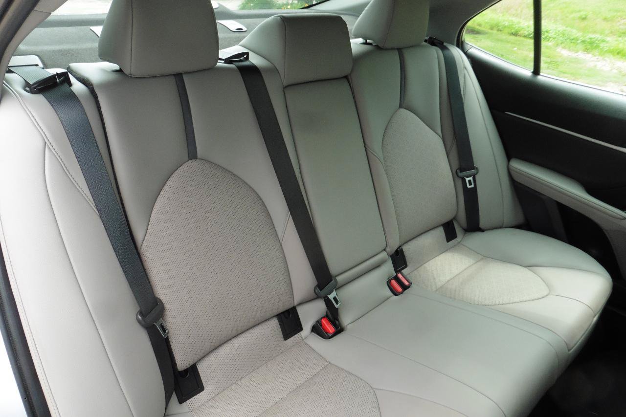 Used 2023 Toyota Camry XSE FWD image 14