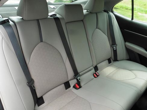 Used 2023 Toyota Camry XSE FWD image 14
