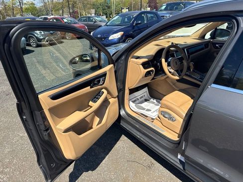Used 2016 Porsche Macan S AWD/4WD image 29