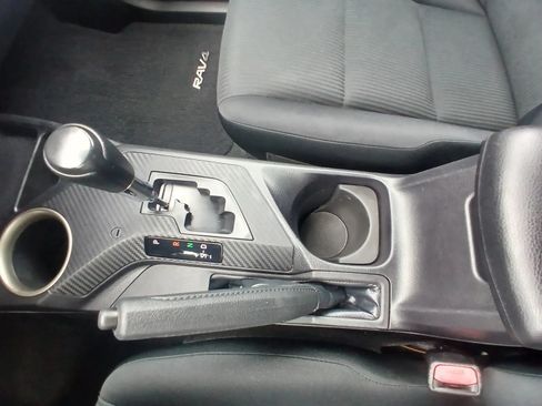 Used 2014 Toyota RAV4 LE FWD image 29