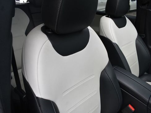 Used 2023 Mercedes-Benz GLB 250 image 21