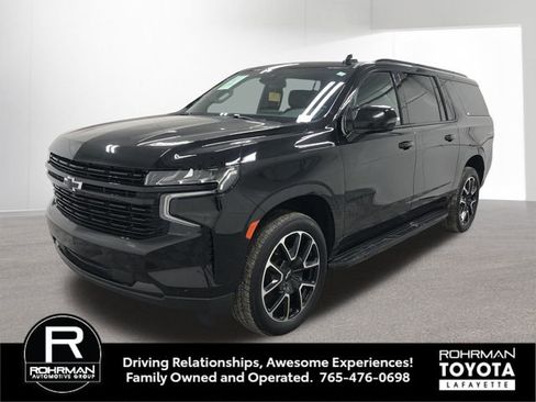 Used 2023 Chevrolet Suburban RST w/ Sport Performance Package image 2