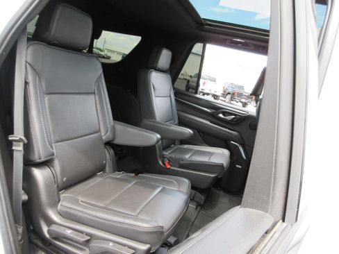 Used 2021 GMC Yukon Denali w/ Denali Ultimate Package AWD/4WD image 29