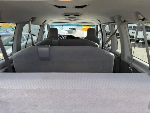 Used 2010 Ford E-350 and Econoline 350 Super Duty Wagon image 39