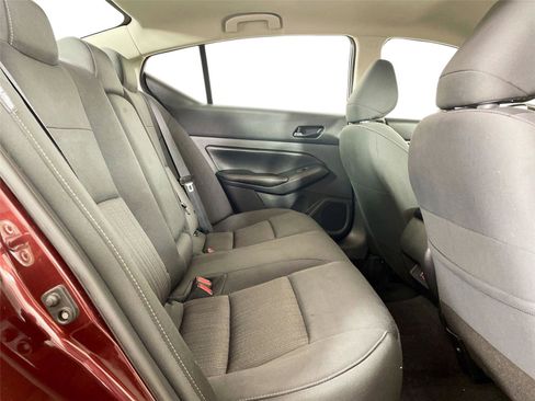 Used 2024 Nissan Altima 2.5 SV FWD image 24