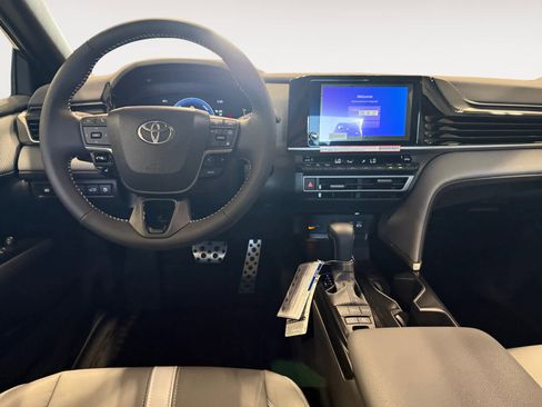 New 2026 Toyota Camry SE image 10