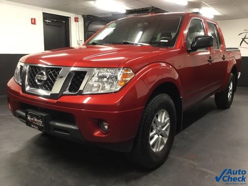 Used 2017 Nissan Frontier SV image 5