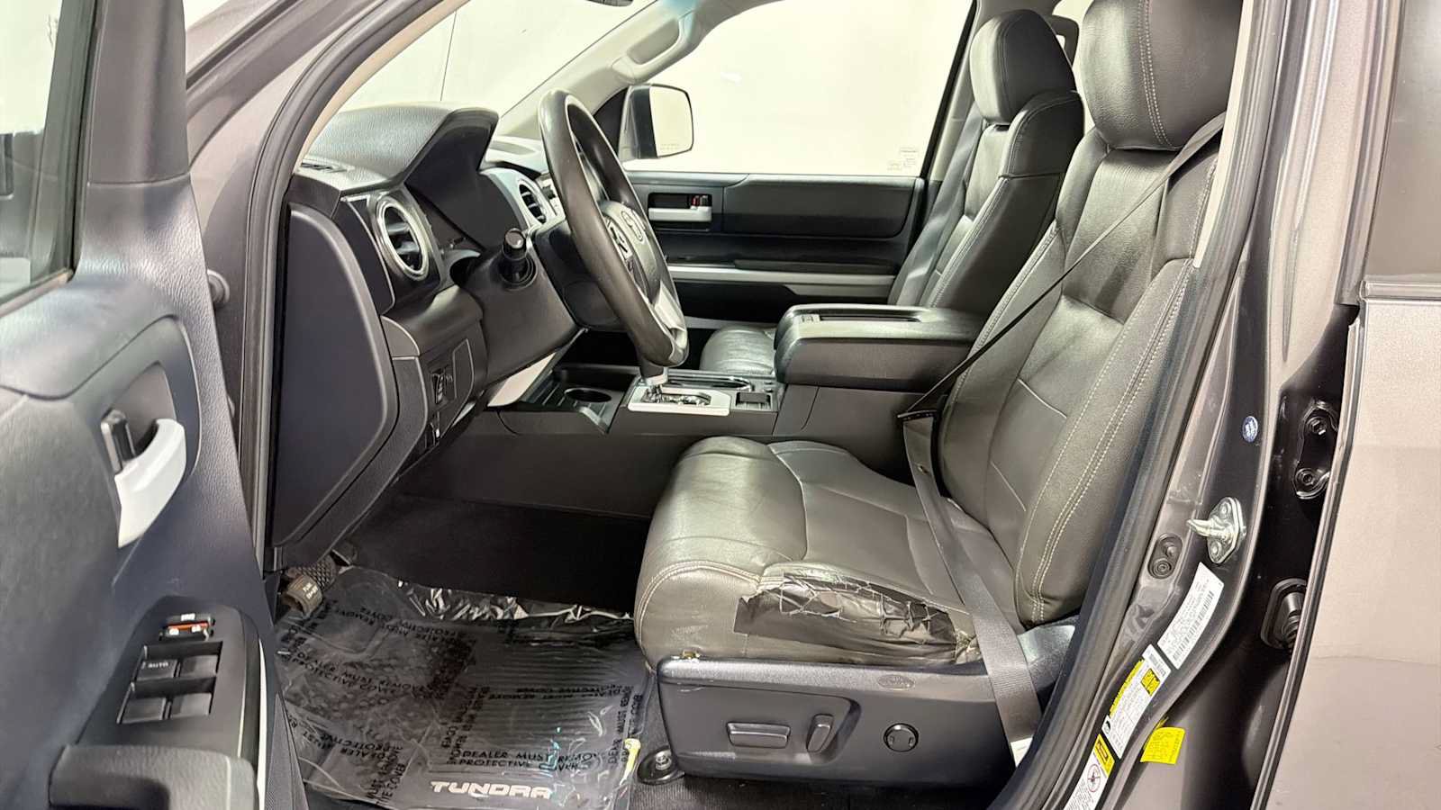 Used 2015 Toyota Tundra SR5 w/ SR5 Upgrade Package AWD/4WD image 13