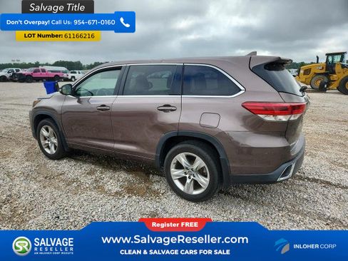 Used 2017 Toyota Highlander Limited FWD image 3