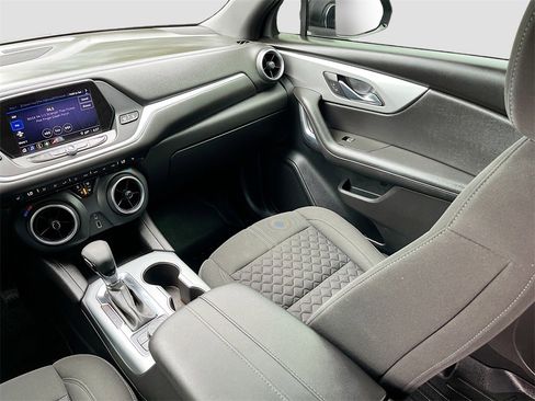 Used 2021 Chevrolet Blazer LT image 21