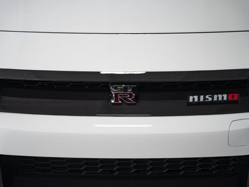 Used 2024 Nissan GT-R NISMO w/ Floor Mat Package AWD/4WD image 23