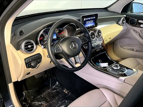 Used 2018 Mercedes-Benz GLC 300 4MATIC image 18