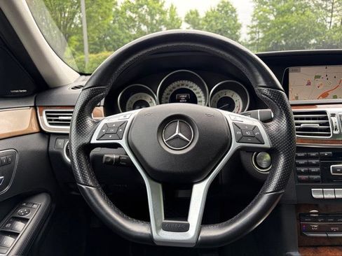 Used 2014 Mercedes-Benz E 350 Sedan image 18