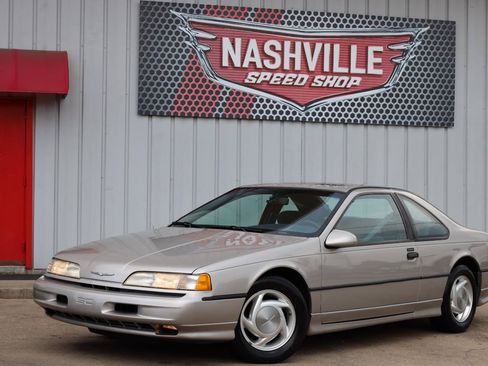Used 1990 Ford Thunderbird Super RWD image 3