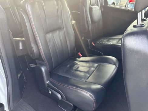 Used 2017 Dodge Grand Caravan GT image 12