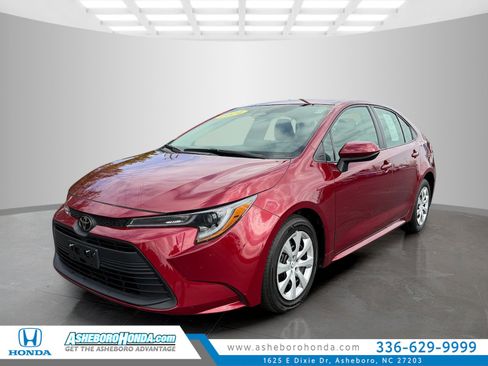 Used 2024 Toyota Corolla LE image 1