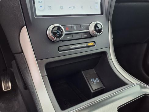 Used 2024 Ford Edge ST-Line image 17