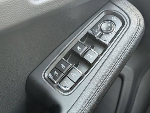 Certified 2026 Porsche Macan AWD/4WD image 29