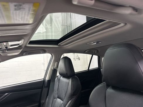 Used 2019 Subaru Crosstrek 2.0i Limited w/ Moonroof Package w/Navigation AWD/4WD image 36