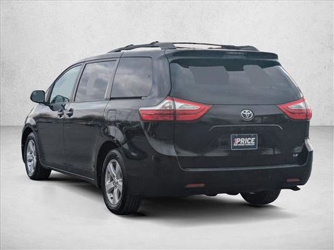 Used 2015 Toyota Sienna LE image 8