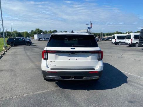 Certified 2025 Ford Explorer Active w/ Active Comfort Package RWD image 6