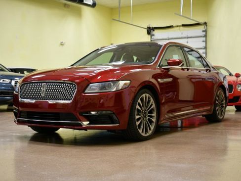 Used 2019 Lincoln Continental Select w/ Continental Climate Package image 9