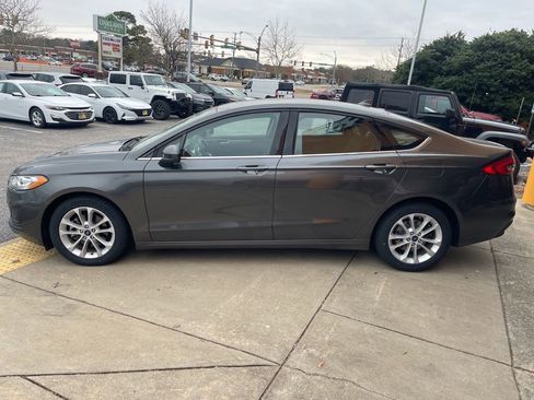 Used 2020 Ford Fusion SE image 7