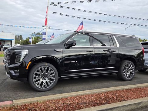 New 2026 GMC Yukon XL Denali Ultimate AWD/4WD image 3