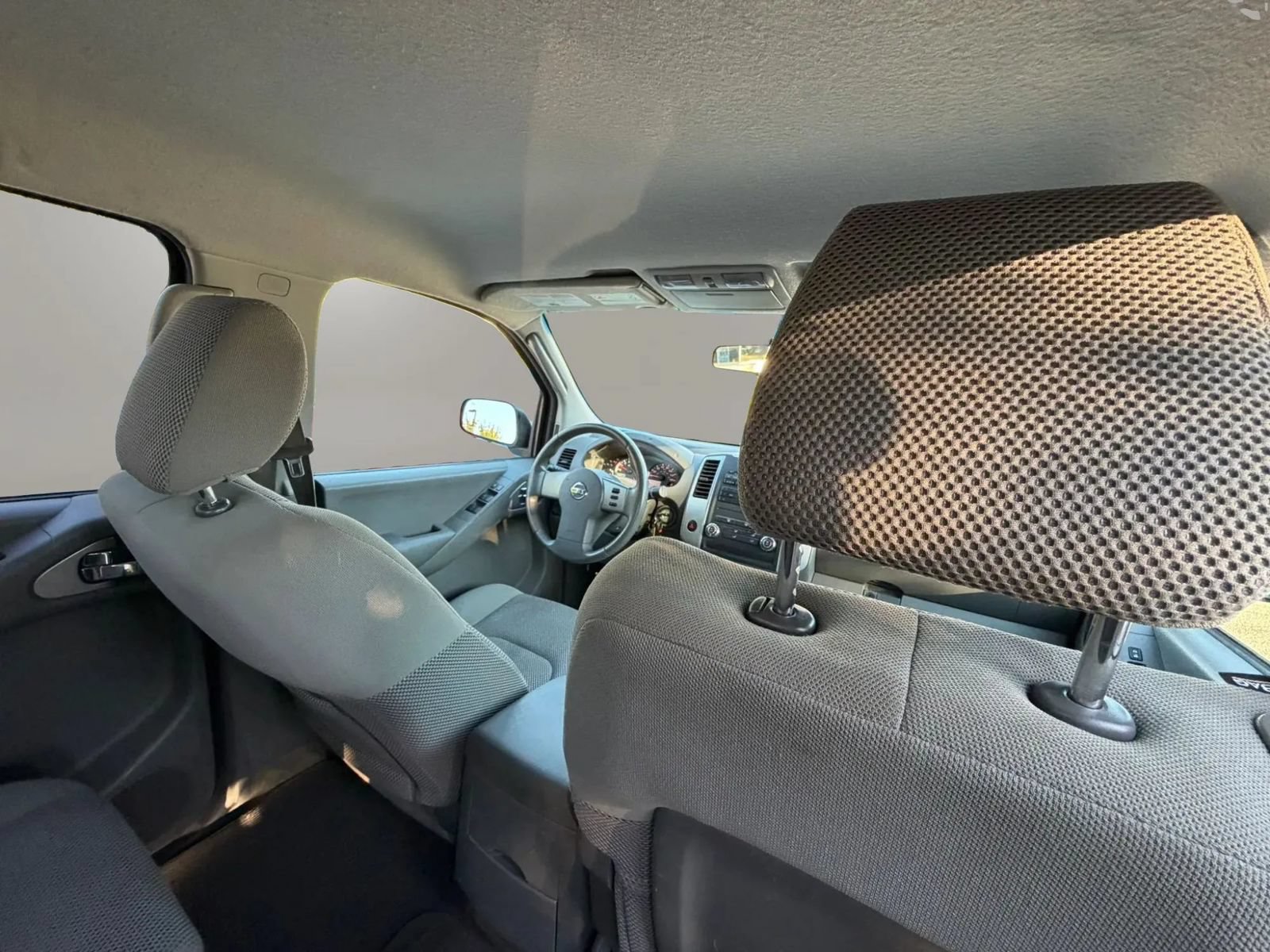 Used 2011 Nissan Frontier SV AWD/4WD image 26