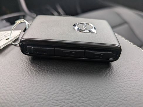 New 2025 Volvo XC40 B5 Core w/ Protection Package Premier image 33