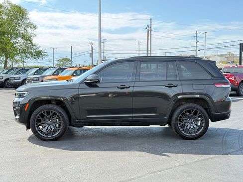 Used 2024 Jeep Grand Cherokee Summit AWD/4WD image 7