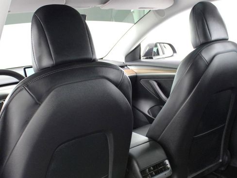 Used 2021 Tesla Model 3 Performance image 36
