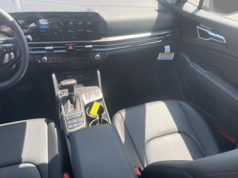 New 2026 Kia Sportage EX FWD image 15