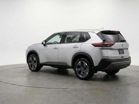 Used 2025 Nissan Rogue SV image 6