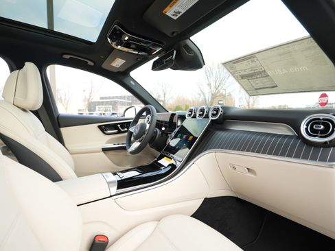 New 2026 Mercedes-Benz GLC 300 GLC 300 image 39